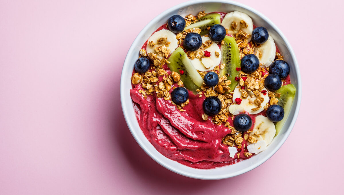 Granola, Greek yoghurt & berry parfait | Chuckling Goat